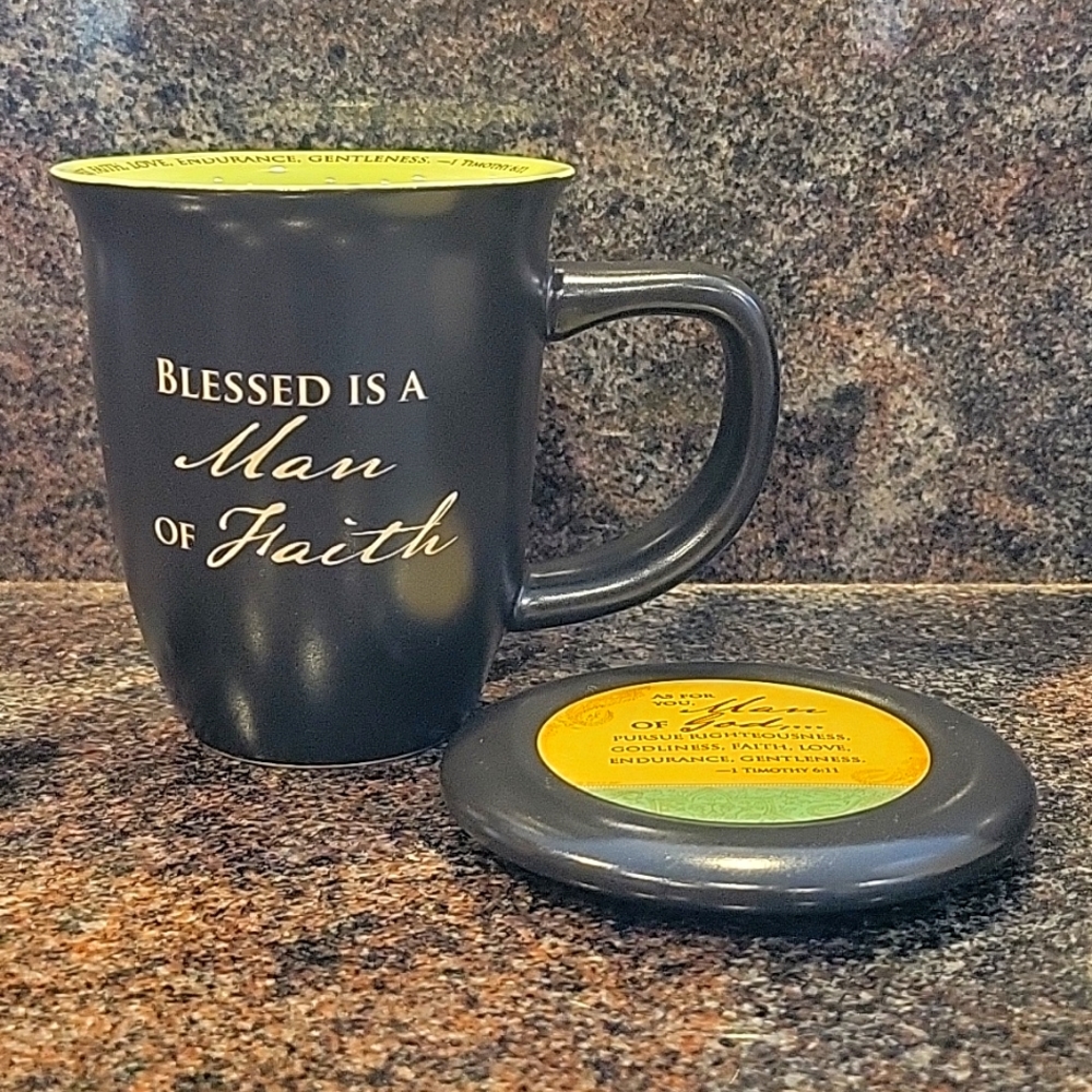 Man of God coffee / tea mug with lid 1 Timothy 6:11. micro/oven/dishwasher NWOT